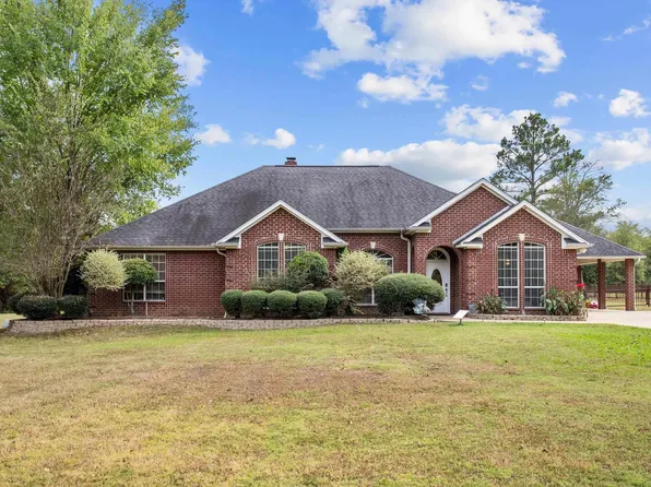 2101 San Antonio Rd, Crockett, TX 75835