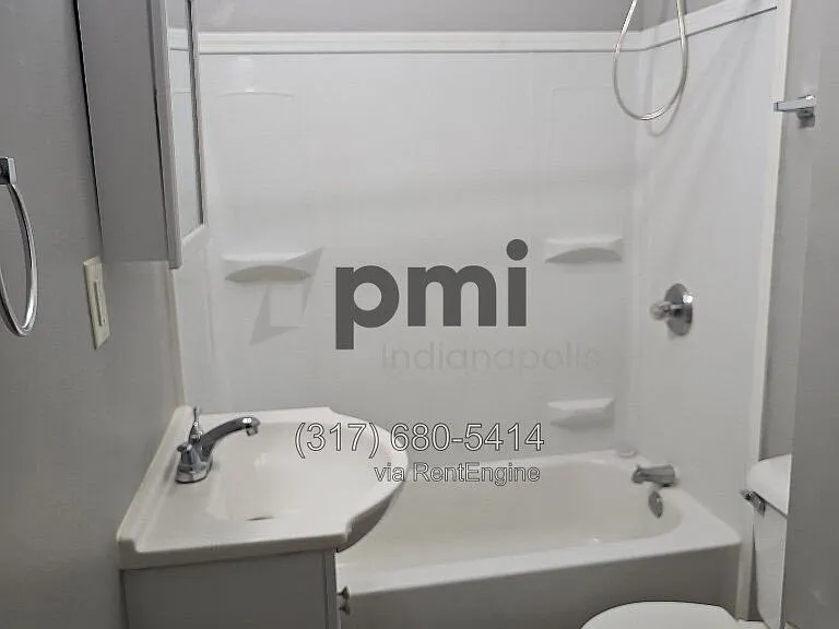 112 Adler St — Photo 5