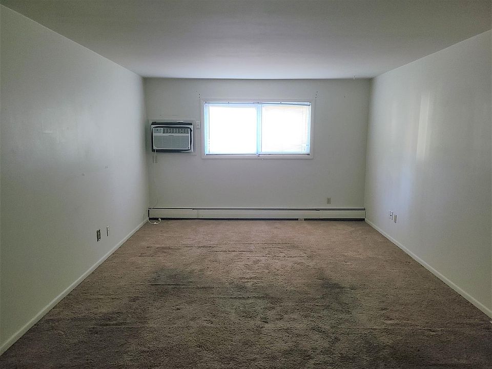 1st image of 233 Robinhood Ln #2