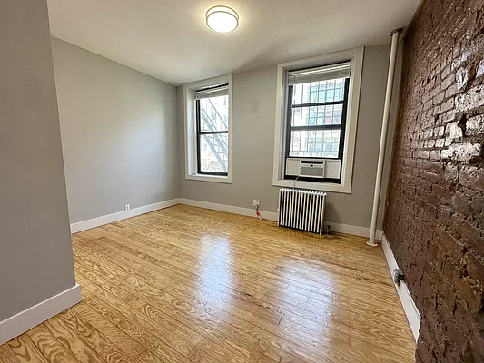 Rented by Camelot Realty Group | media 9