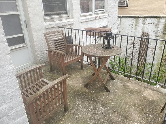 4th image of 112 Willow St APT 2C