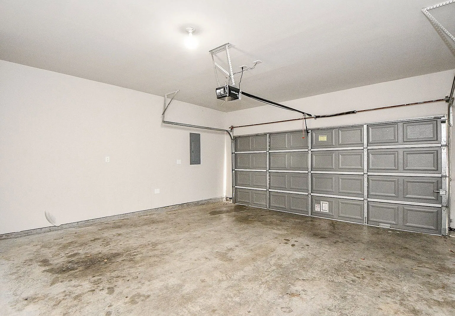 3 bed, 2.5 bath, 1872 sqft, $2,350 — Photo 4