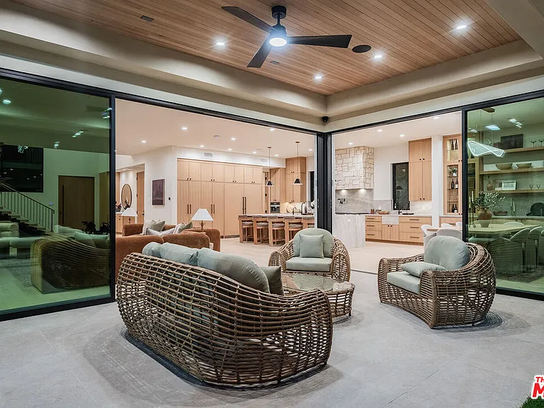 5064 Encino Ave — Photo 9