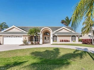 28430 Sombrero Dr, Bonita Springs, FL 34135