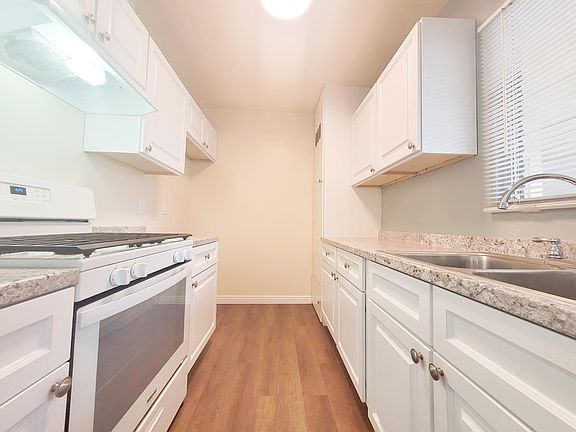 3rd image of 1657 Alameda St