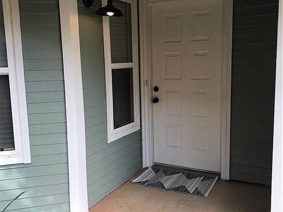 2nd image of 813 NE 17th Ct