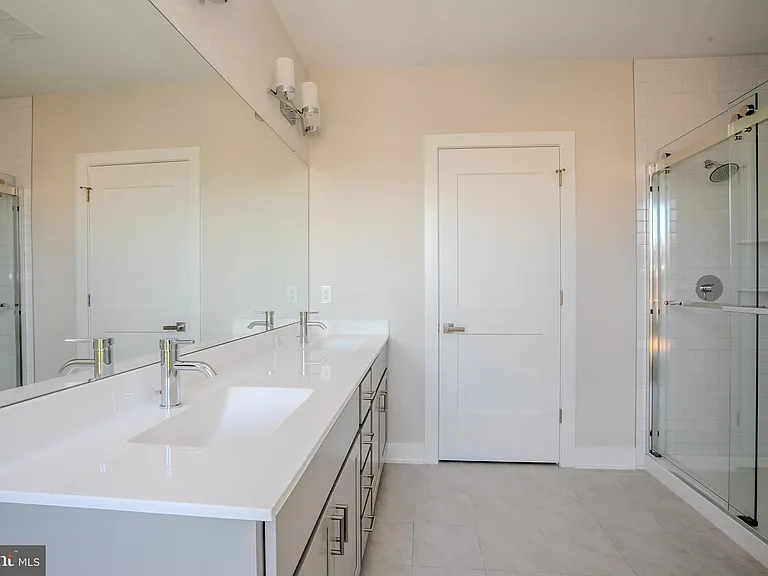 112 Village Dr — Photo 27