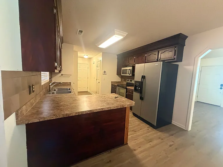 3290 Valencia Dr — Photo 9