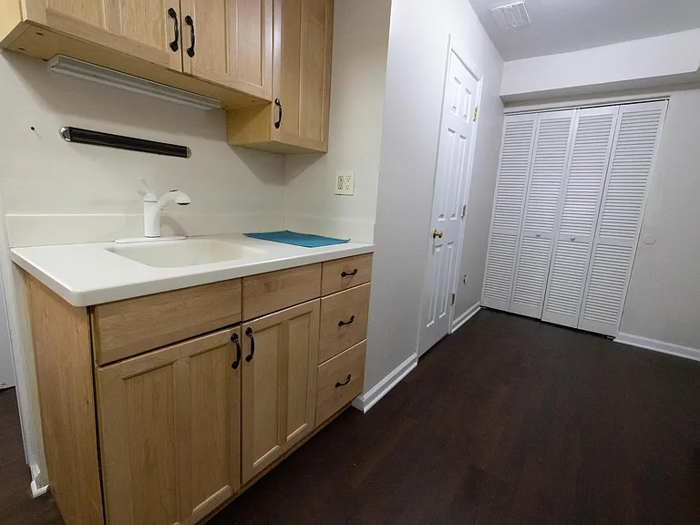 4209 Kilbourne Dr — Photo 2