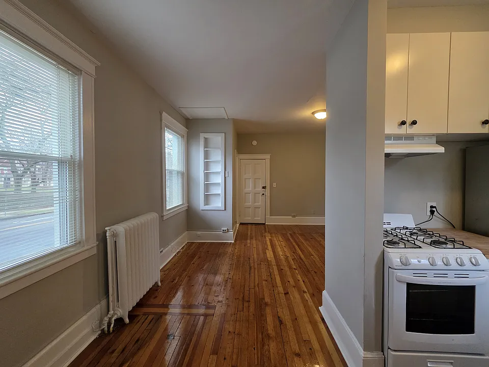 512 Whitney Ave #B1