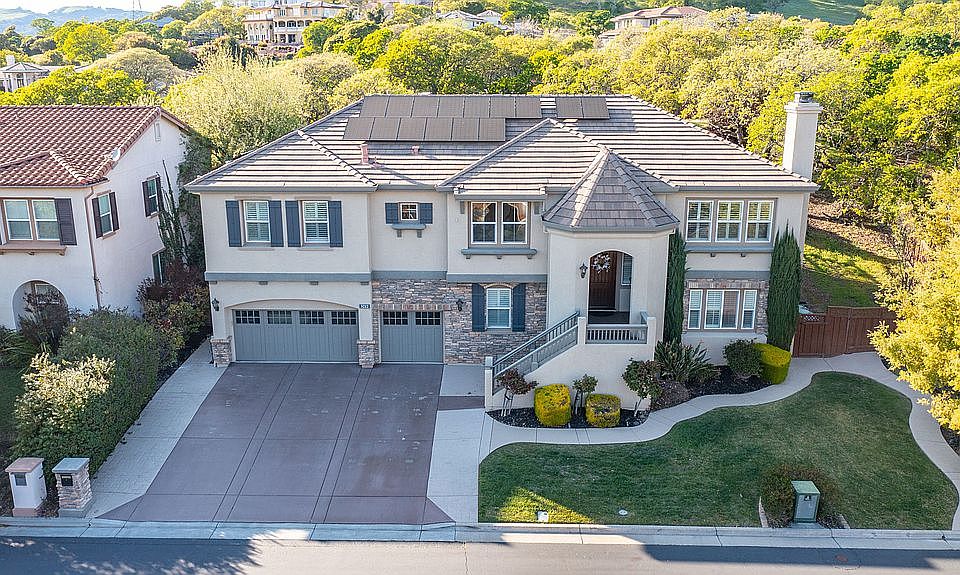 1st image of 5212 Oakridge Dr