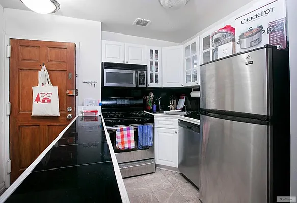 Rented by Charles Coutinho LLC | media 35