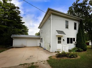 1330 S Webster Ave, Omro, WI 54963