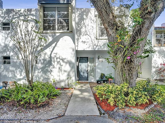 3rd image of 9451 Live Oak Pl APT 102