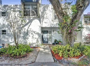 Live Oak, Davie, FL 33324