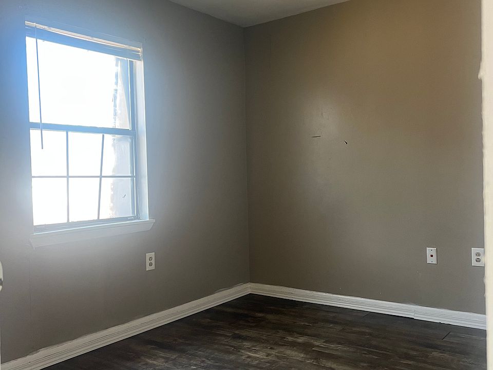2nd image of 49 Hillcrest Dr APT 1