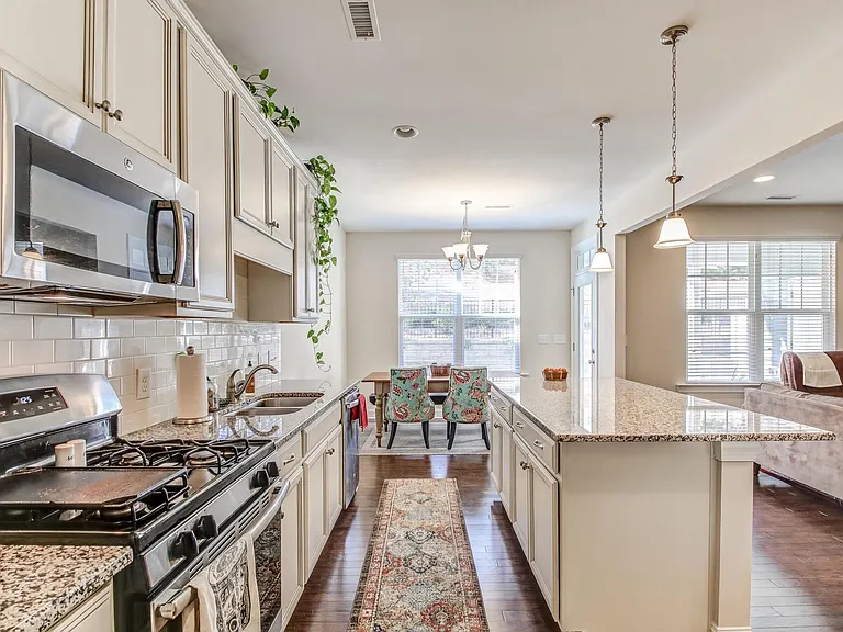 329 Acorn Hollow Pl — Photo 6