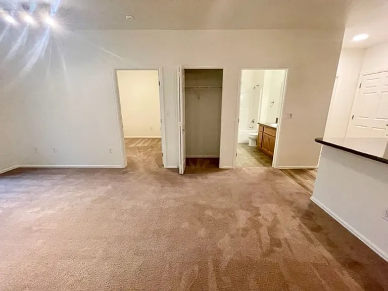 14300 Greenwood Ave N — Photo 33