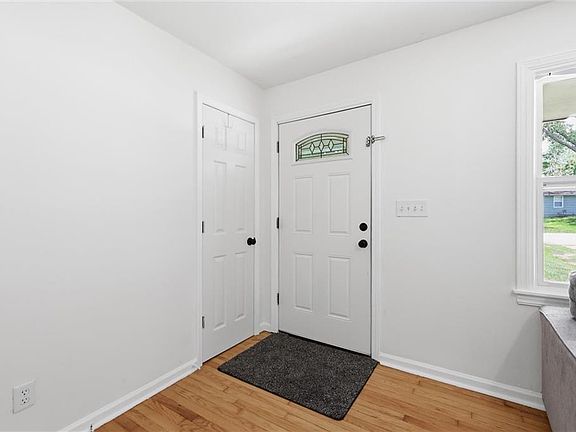 5th image of 11605 Belmont Ave
