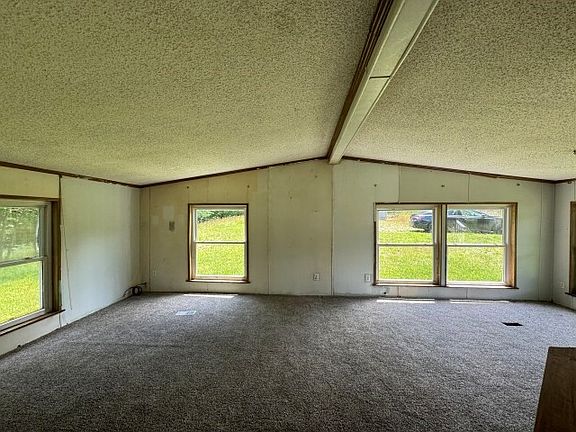 5th image of 45290 Minerton Rd