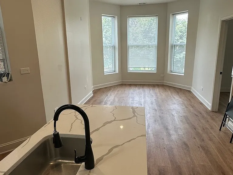 6613 S Vernon Ave #2 — Photo 4