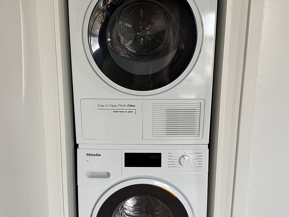 1st image of 1514 Parker Ln APT 207