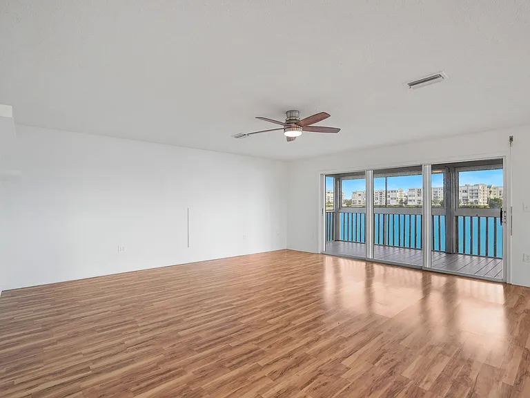 7845 Boca Ciega Dr — Photo 8
