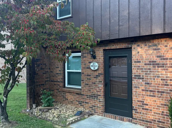 311 Emerald Dr, Bristol, VA 24201