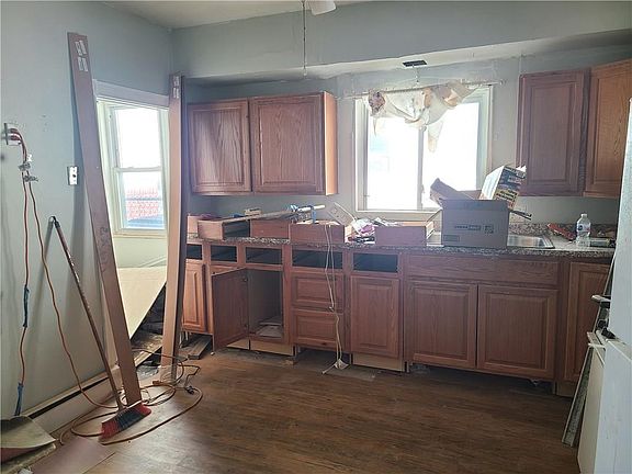 5th image of 20 Greenwood St