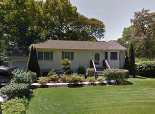 12 Hollingsworth Pl, Centereach, NY 11720