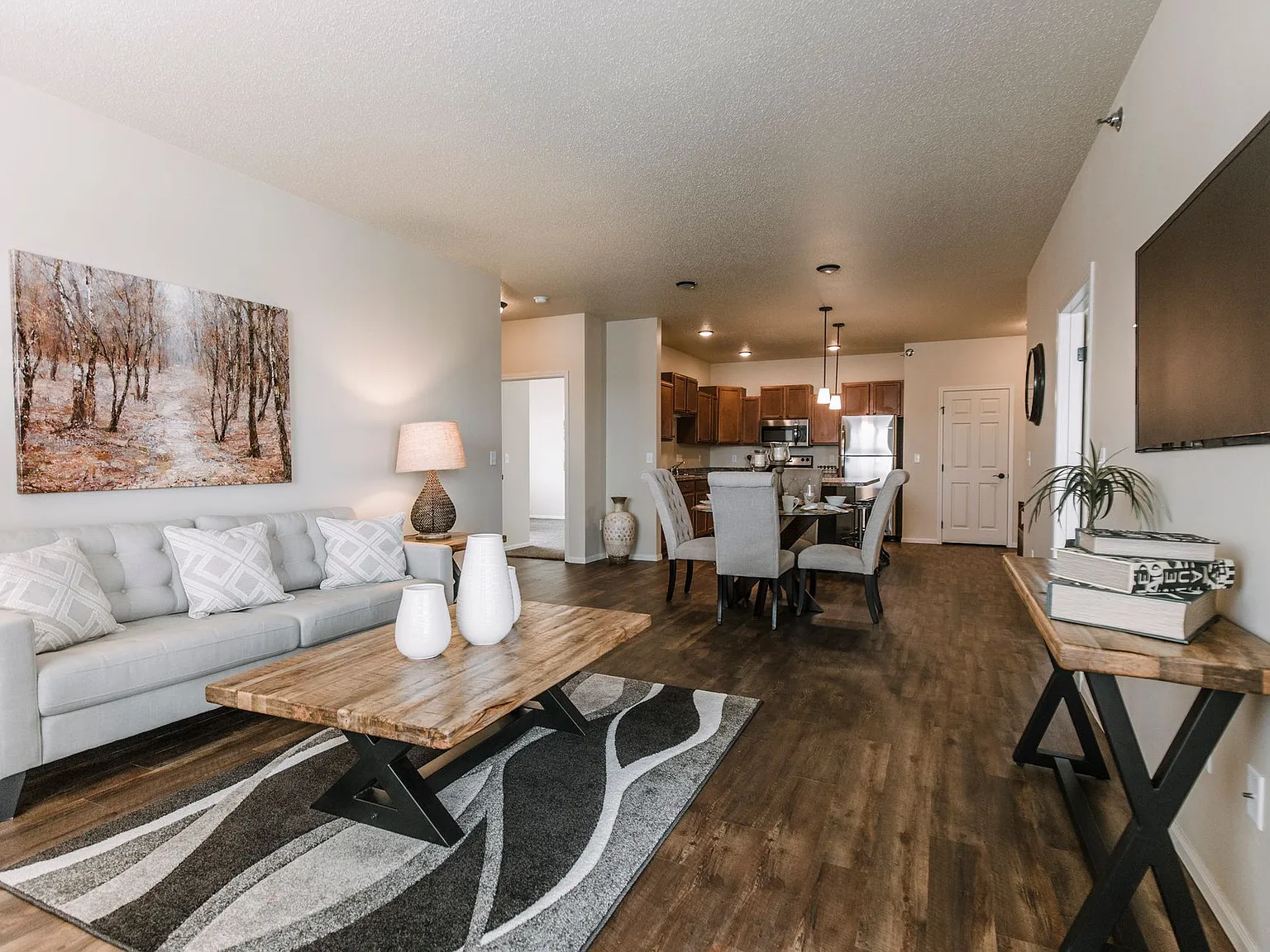 Lakewood Crossing Apartments — Photo 3