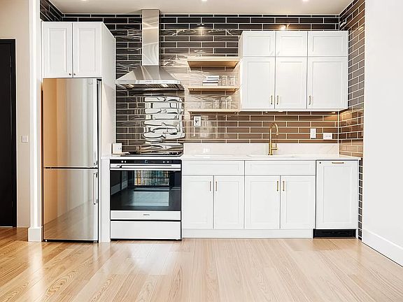 3rd image of 78 Jefferson St #4