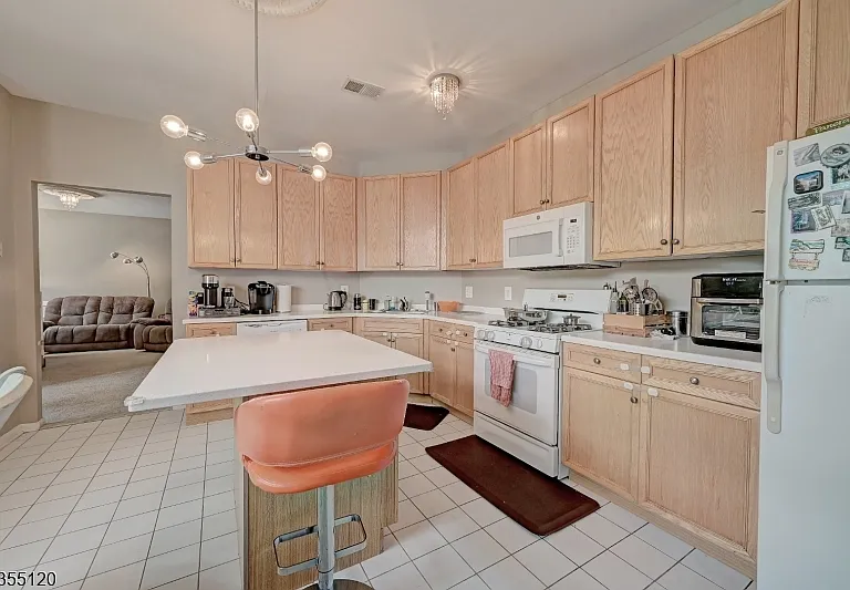 408 Kensington Ln — Photo 2