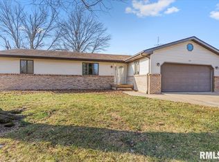 114 Lippold St, Farmersville, IL 62533