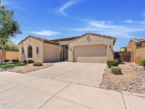 2nd image of 2524 E HONEYSUCKLE Place
