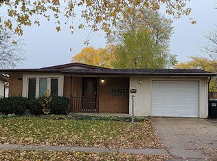 449 N Kenneth Ct, Glenwood, IL 60425