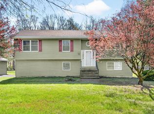 35 Cora Rose Ln, Huguenot, NY 12746