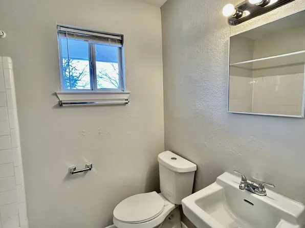 208 Valley View Ave APT 10, Red Bank, TN 37415