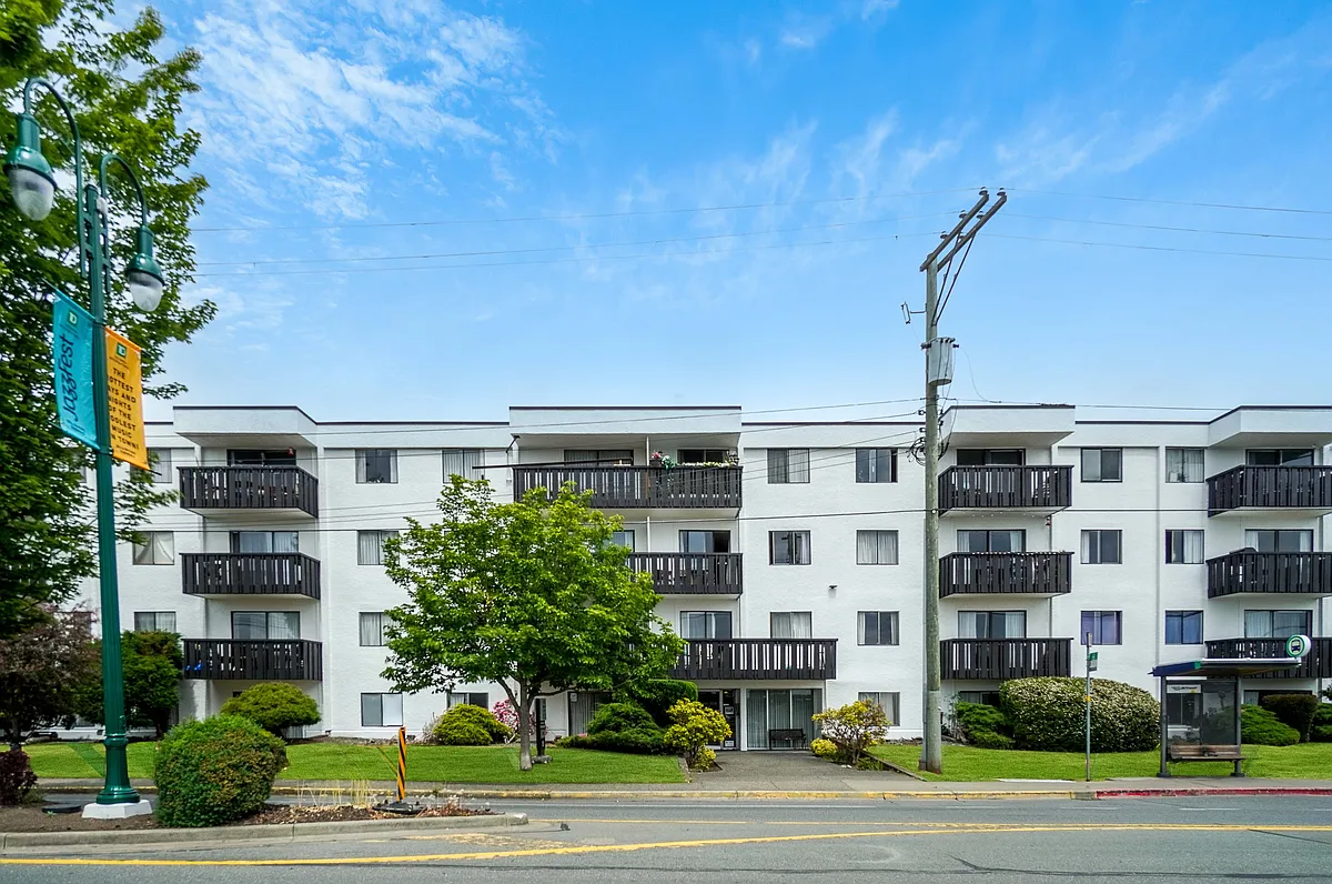 Olympic View Apartments — Photo 1