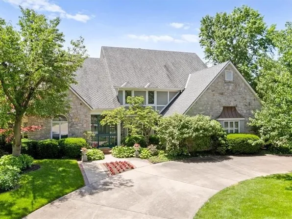 4623 W 88th St, Prairie Village, KS 66207