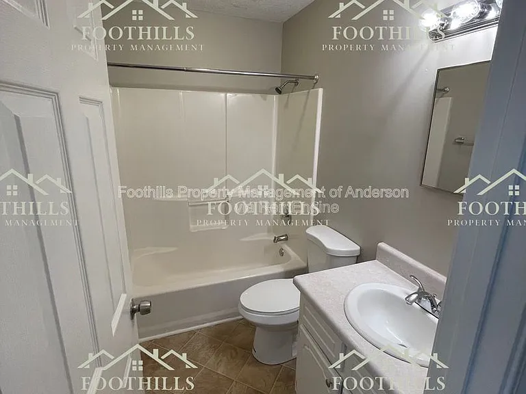 103 Ashton Ln — Photo 7