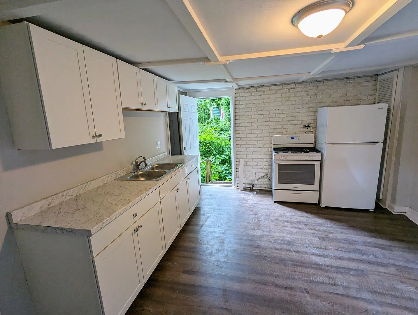 2 Bed 1 Bath Single Family Home (Perry South Neighborhood) — Photo 2