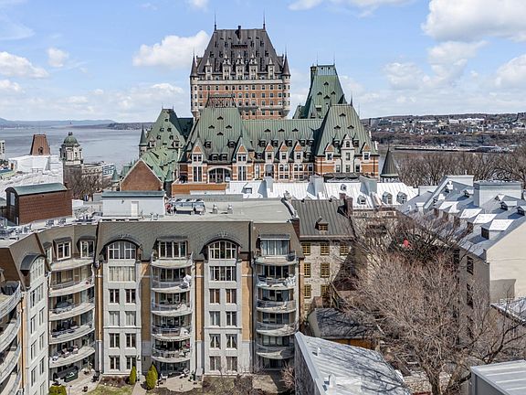 2nd image of 33 Rue St #608
