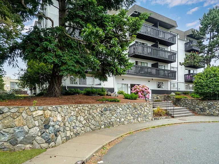 908 Market St — Photo 19