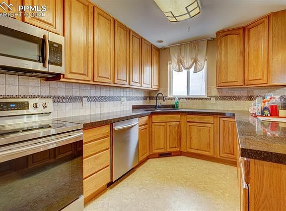 3rd image of 20465 Sahara Dr