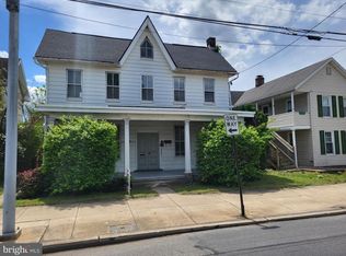 446 E Queen St, Chambersburg, PA 17201