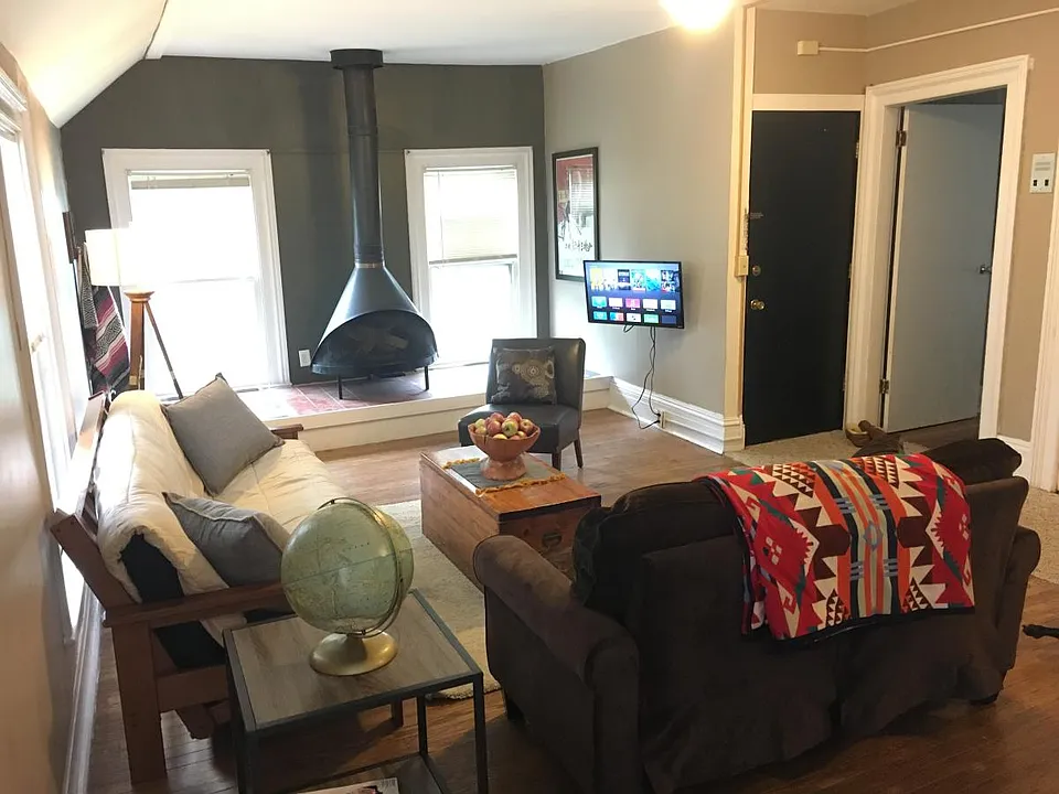 415 E Seneca St #2