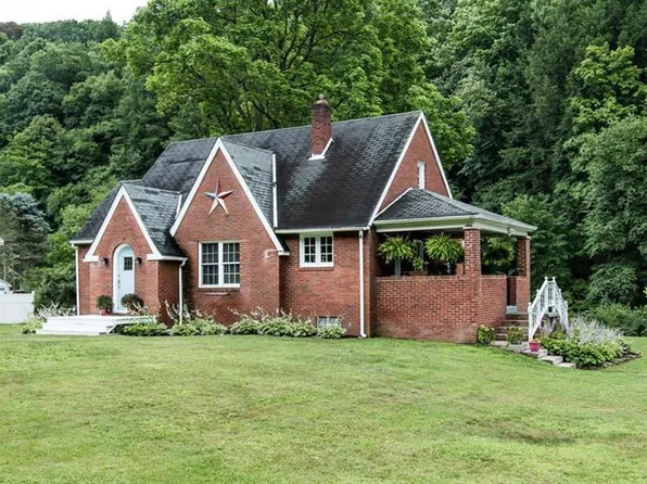 1112 Big Sewickley Creek Rd #R, Sewickley, PA 15143