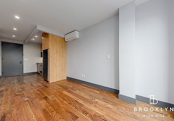 5th image of 1461 Gates Ave #5L