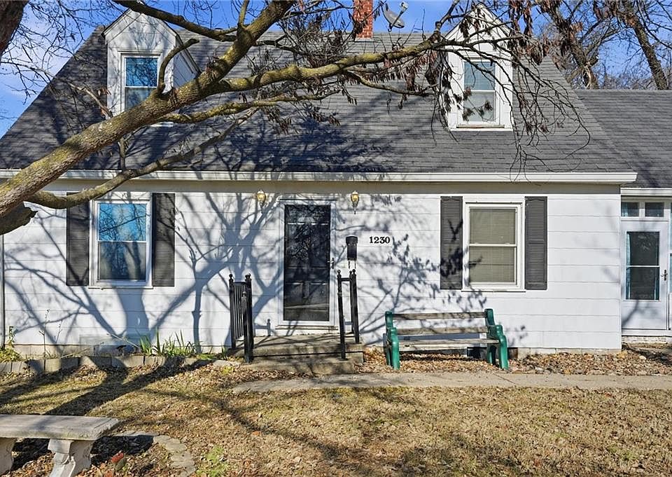 1st image of 1230 W 31st St